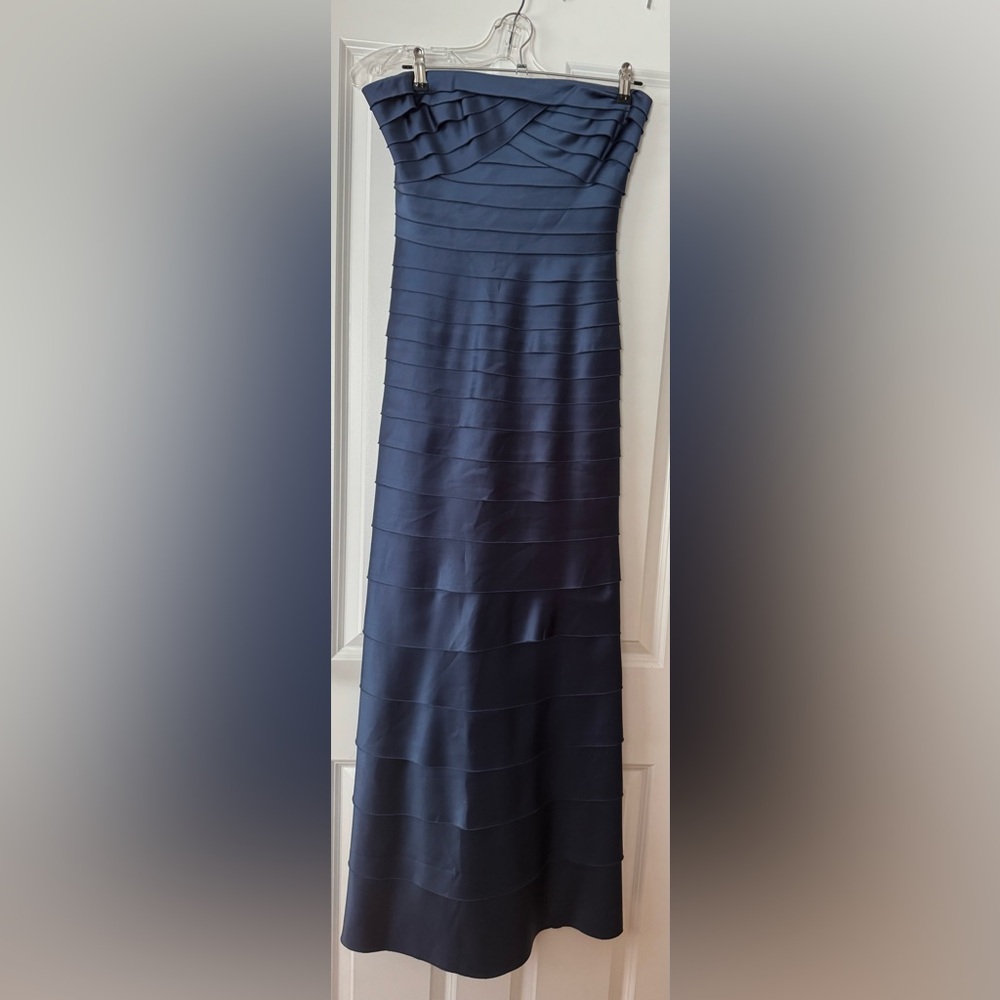 BCBGMaxAzria Blue Strapless Ruched Cocktail Dress